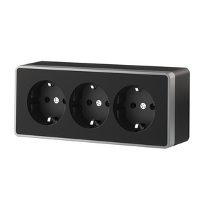 Розетка тройная с заземлением и шторками Gallant W5073134 Werkel (черный с серебром)